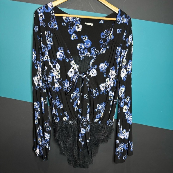 Free People Black and Blue Floral Blouse - Picture 3 of 10